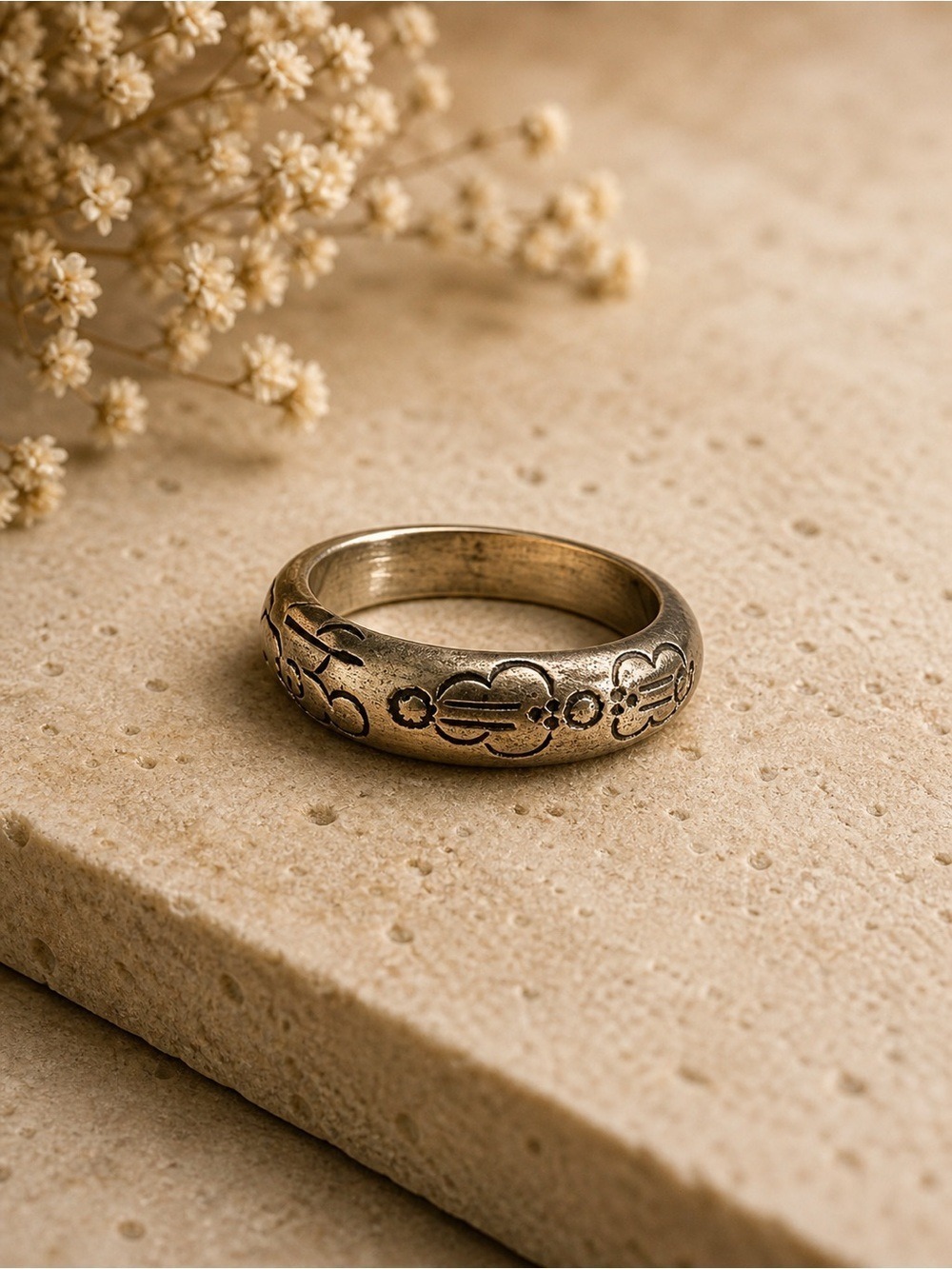 Heavy Vintage Sterling Silver Symbol Band Ring Ancient Motif Engraving Unisex 8